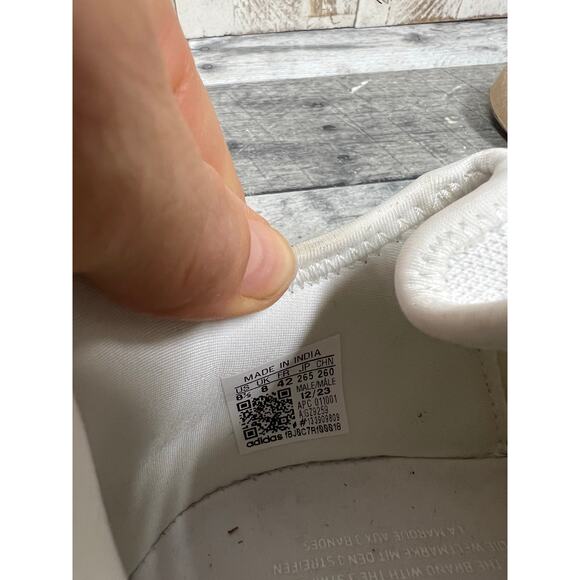 Adidas Shoes Mens 8.5 NMD R1 Triple White Running Sneakers White Lace Up Low Top - Picture 7 of 8